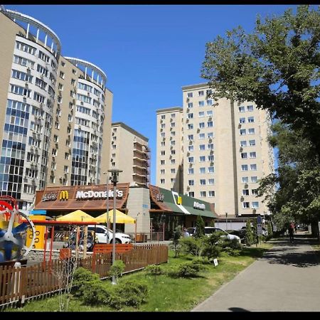 Студия New York В Самом Центре Города Appartement Alma-Ata Buitenkant foto