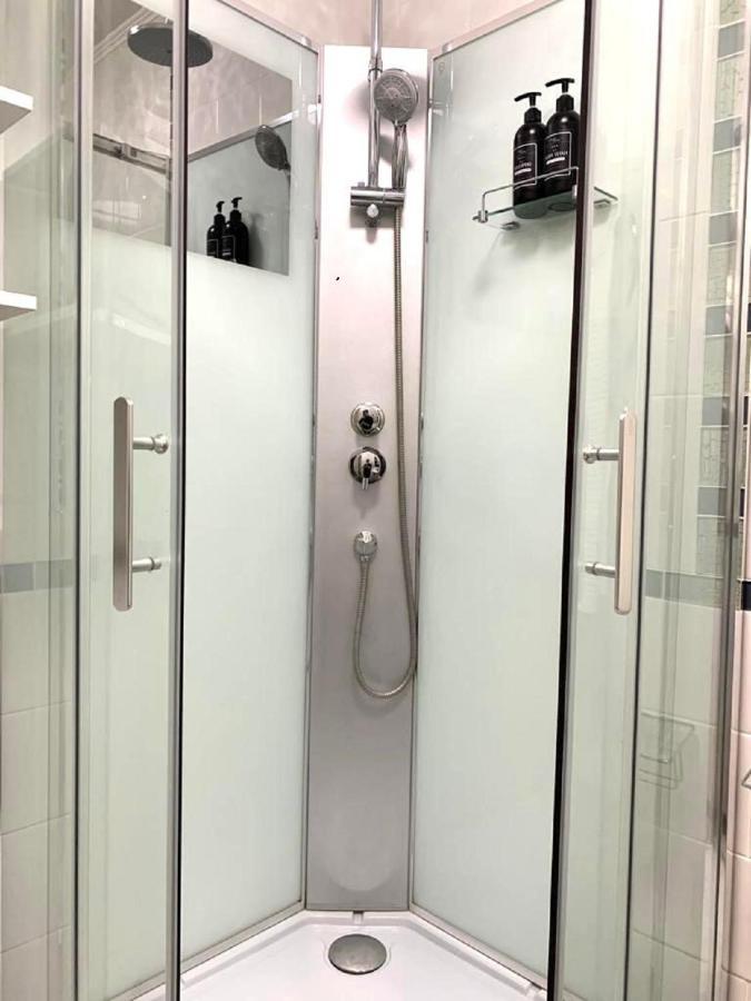 Студия New York В Самом Центре Города Appartement Alma-Ata Buitenkant foto